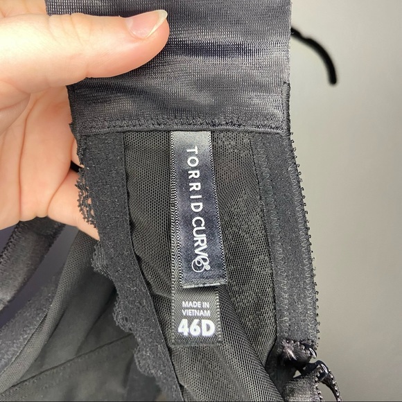 *NWOT* TORRID BLACK LACE PUSH-UP PLUNGE BRA - Picture 6 of 7